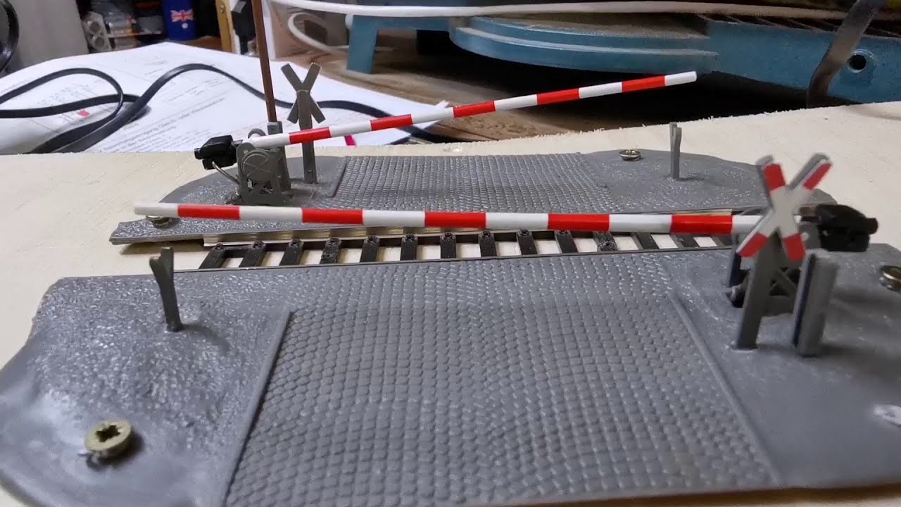 Schranke mit 2 Miniservo SG90 und DR4024