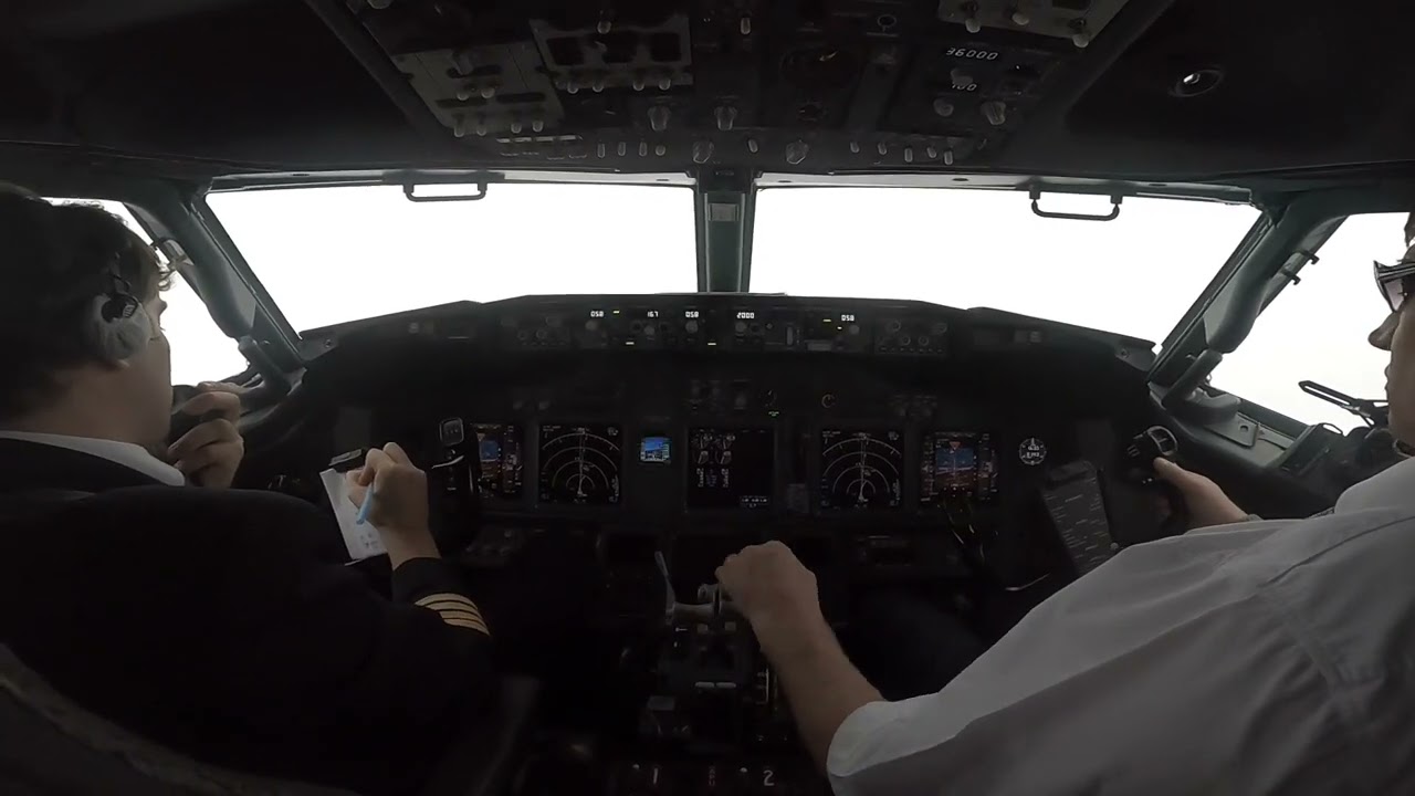 Посадка во Внуково RW06