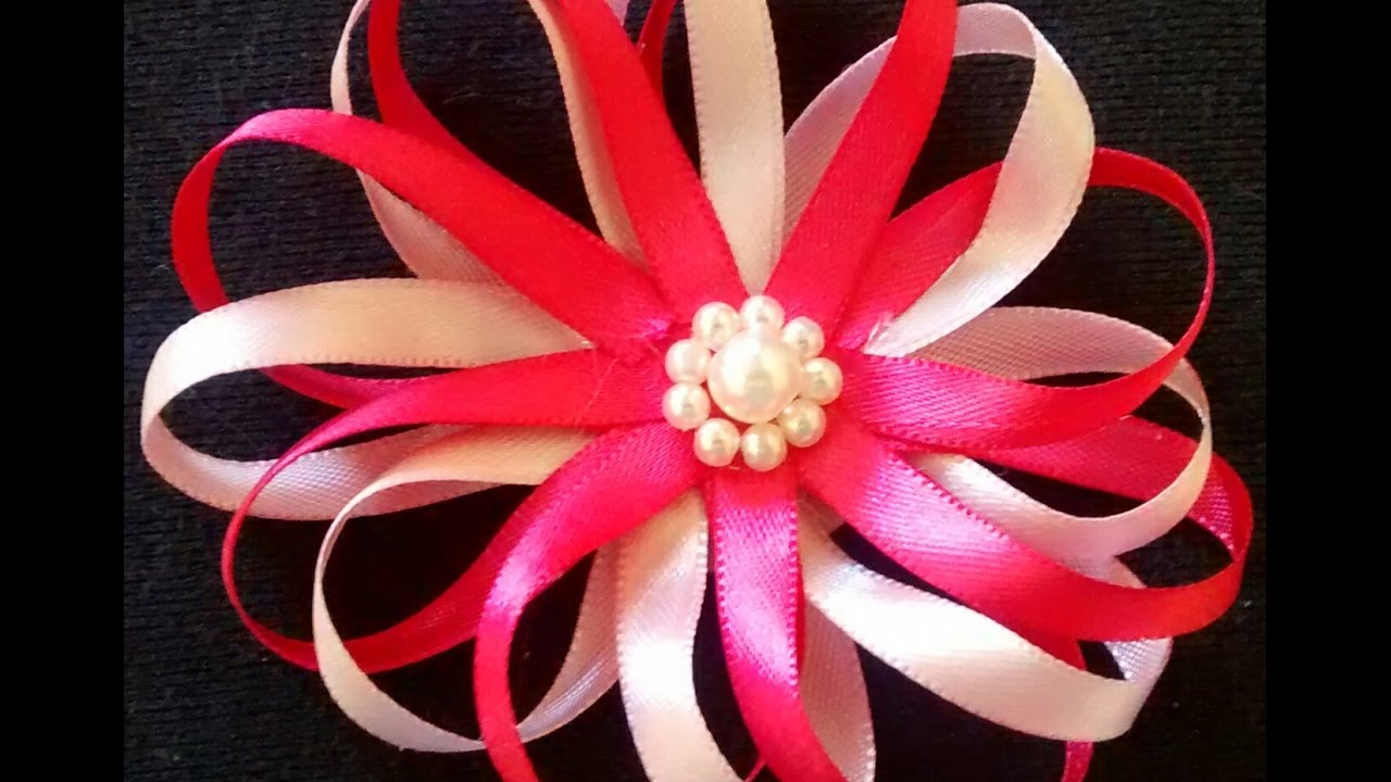 Flor de Fita de cetim.