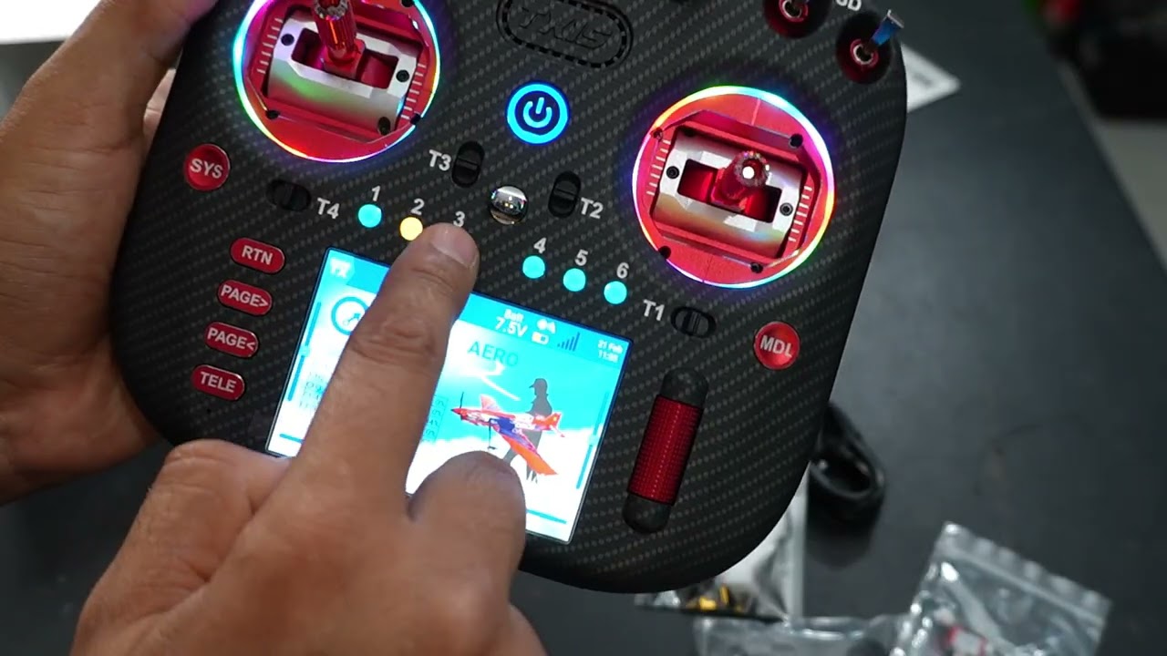 Mi nuevo radio para todo! ELRS de 900Mhz y 2.4Ghz en 1 el Radiomaster TX15!