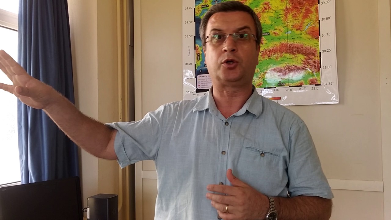 Sismolog Orhan Polat Dokuz Eyl&uuml;l Sismoloji Laboratuar'ını Basına Gezdirdi