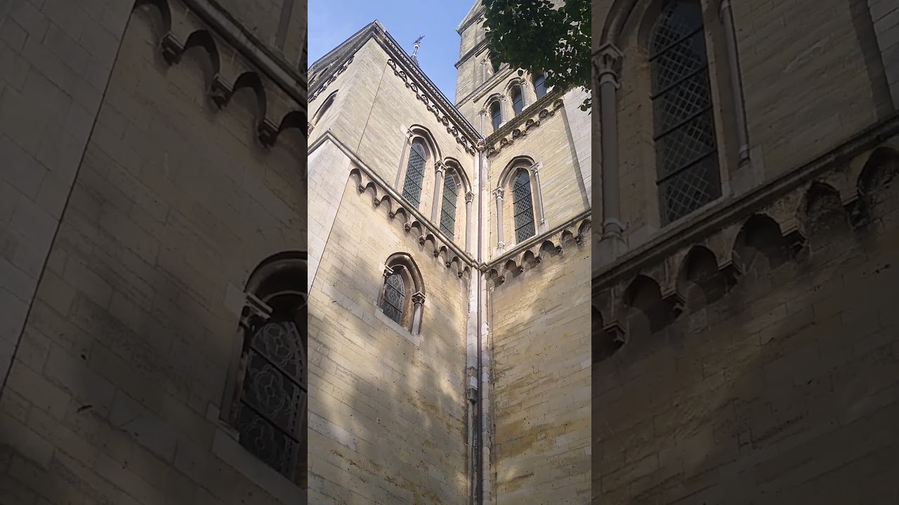 Roermond NL kerkklokken Munsterkerk volgelui