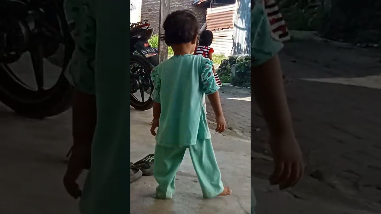 Bermain bersama anak-anakku