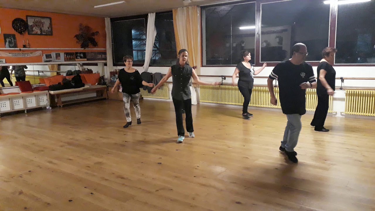 Spinning Rooms line dance by Joey Warren (USA) & Debbie Rushton (UK) - September 2018