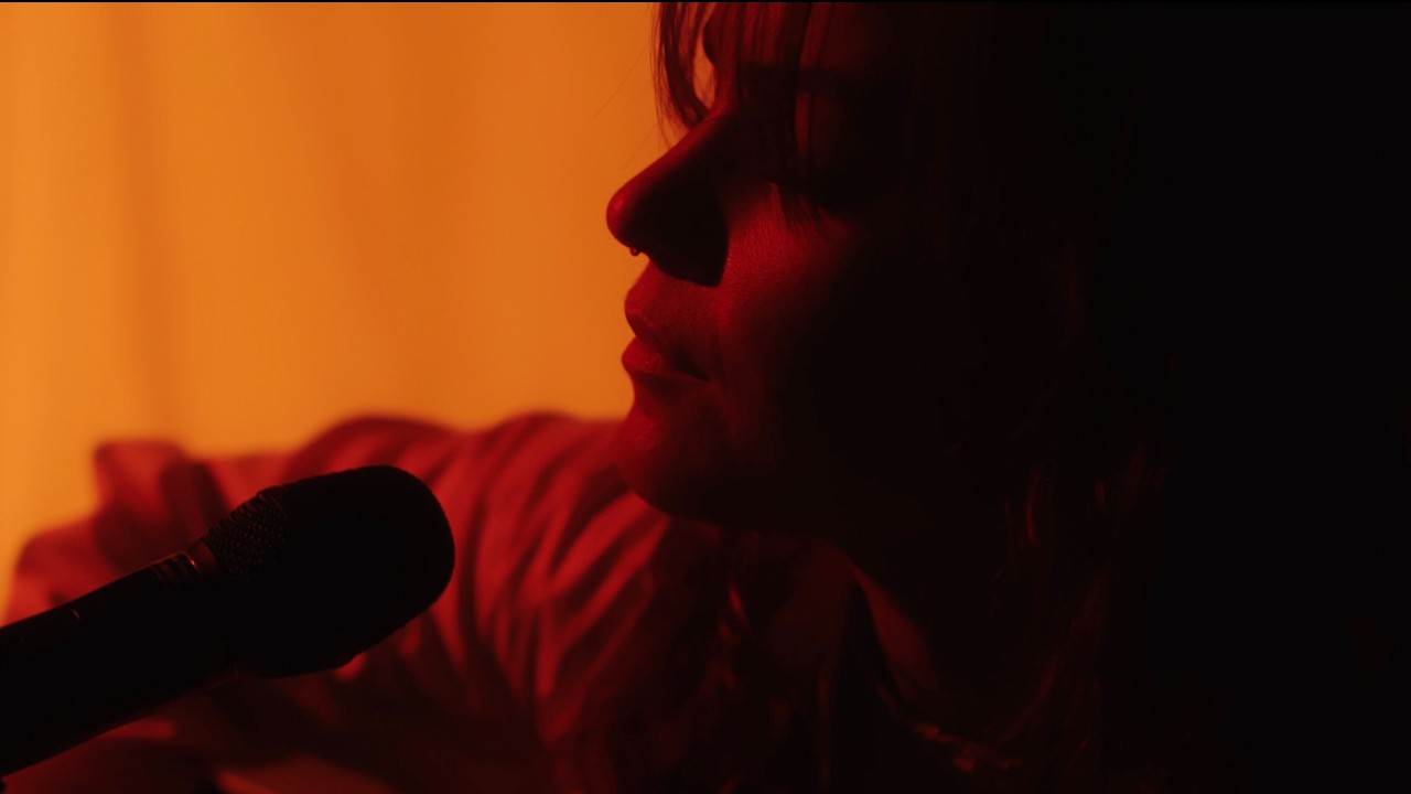 Andie Loui - The Strangest Place (live)