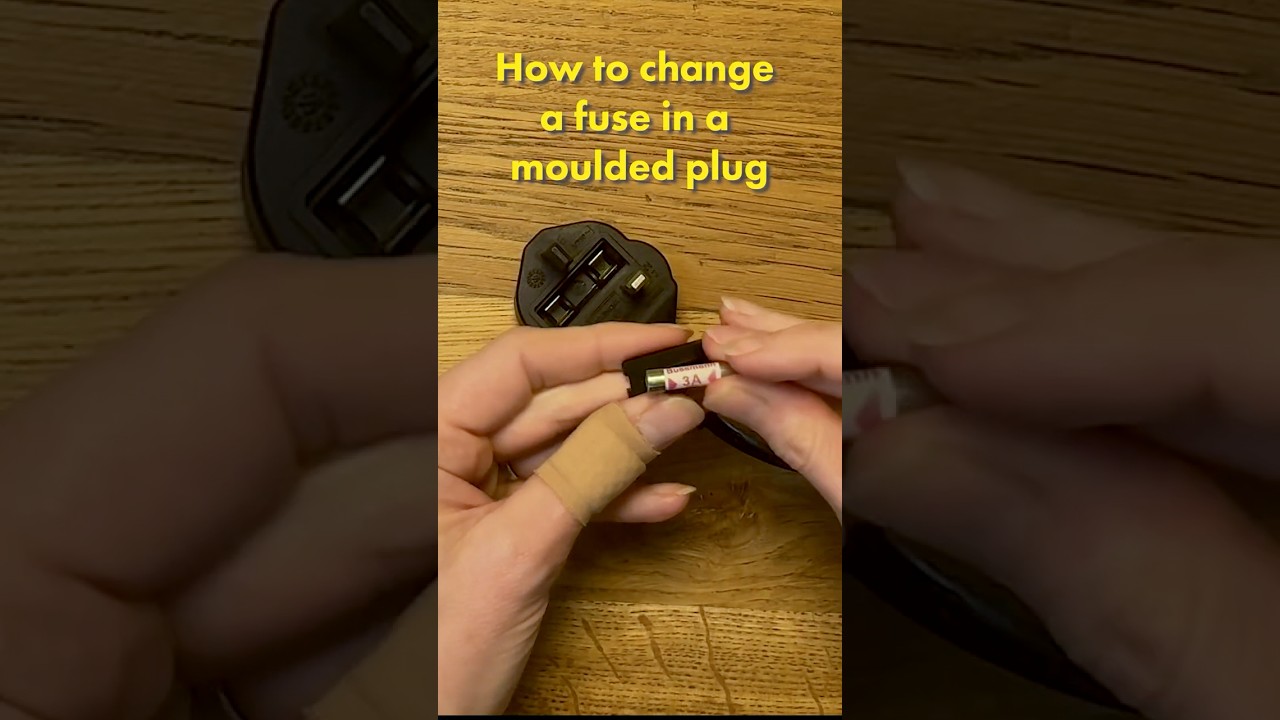🛠️ Master the Art of Changing a Fuse in a Moulded UK Plug! #diy