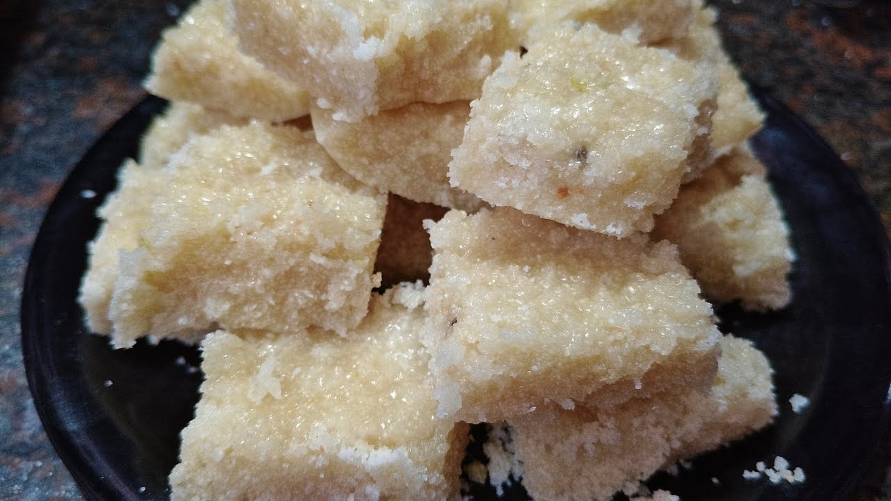 மன்னார்குடி ஸ்பெஷல் தேங்காய் பாறை |  Rava Coconut 🥥 Burfi Recipe in Tamil 