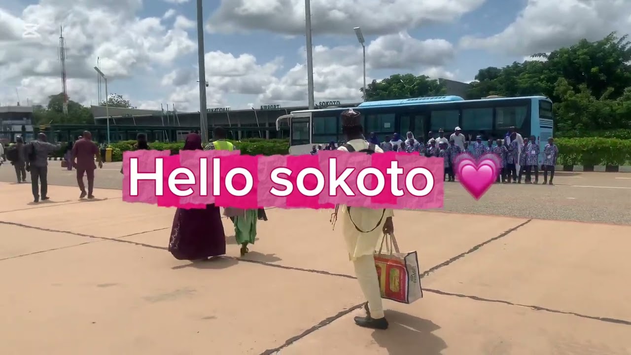 Travel vlog { first vlog} ✈️