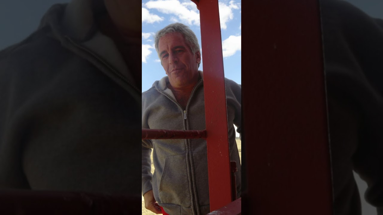 Jeffrey Epsteinnnn photossss (again I’m sorry)