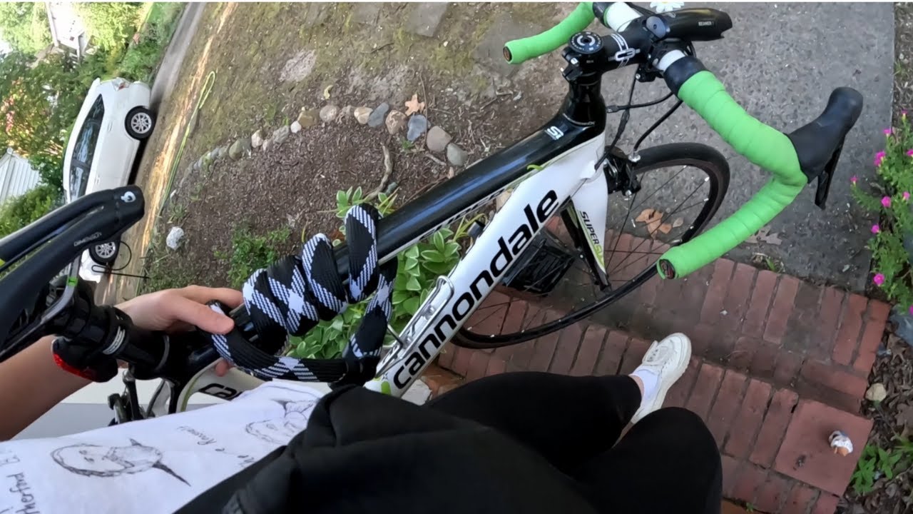 Exploring Charlotte by bike  ٩( ᐛ )و