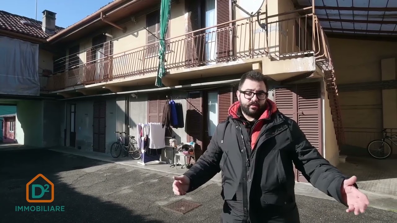 INDIPENDENTE CON GIARDINO PRIVATO E BOX