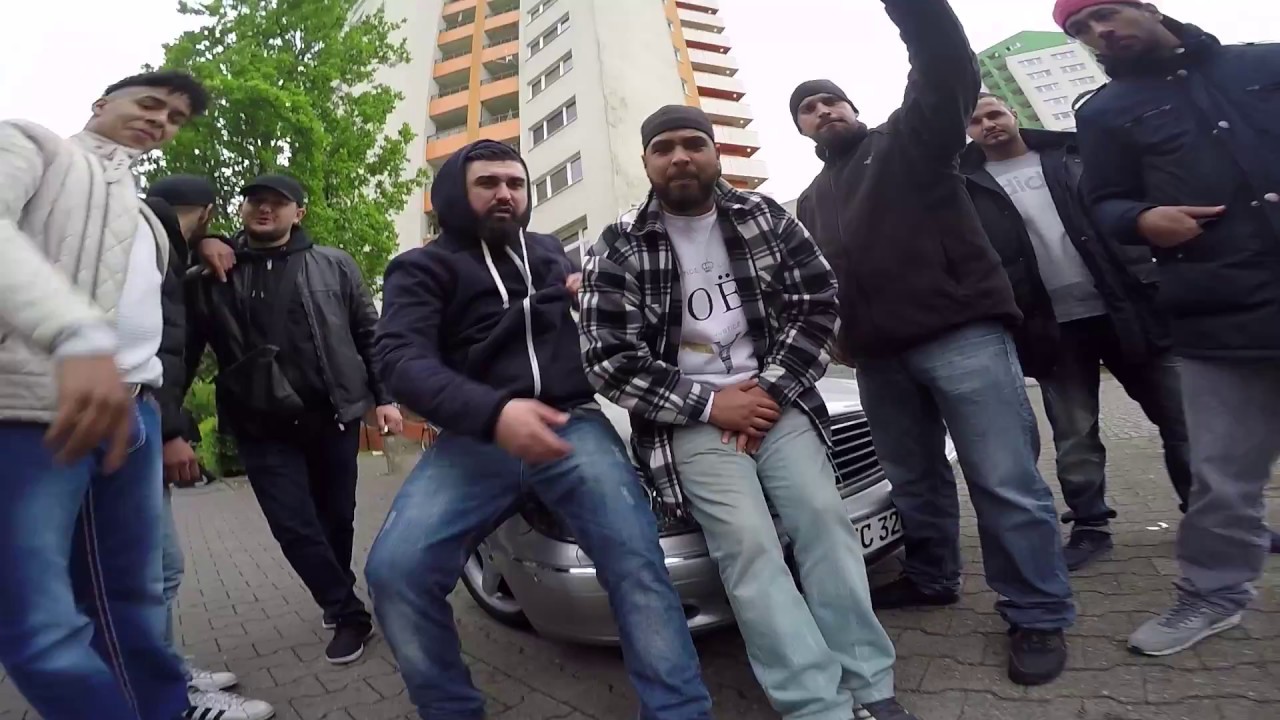 AZERO - WAS GEHT IM BLOCK AB (PROD. V. BESTE BEATZ)