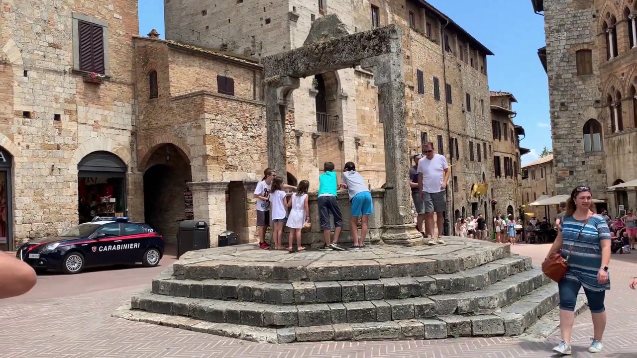 Piazza Della Cisterna, San Gimignano, Tuscany, Italy 2019