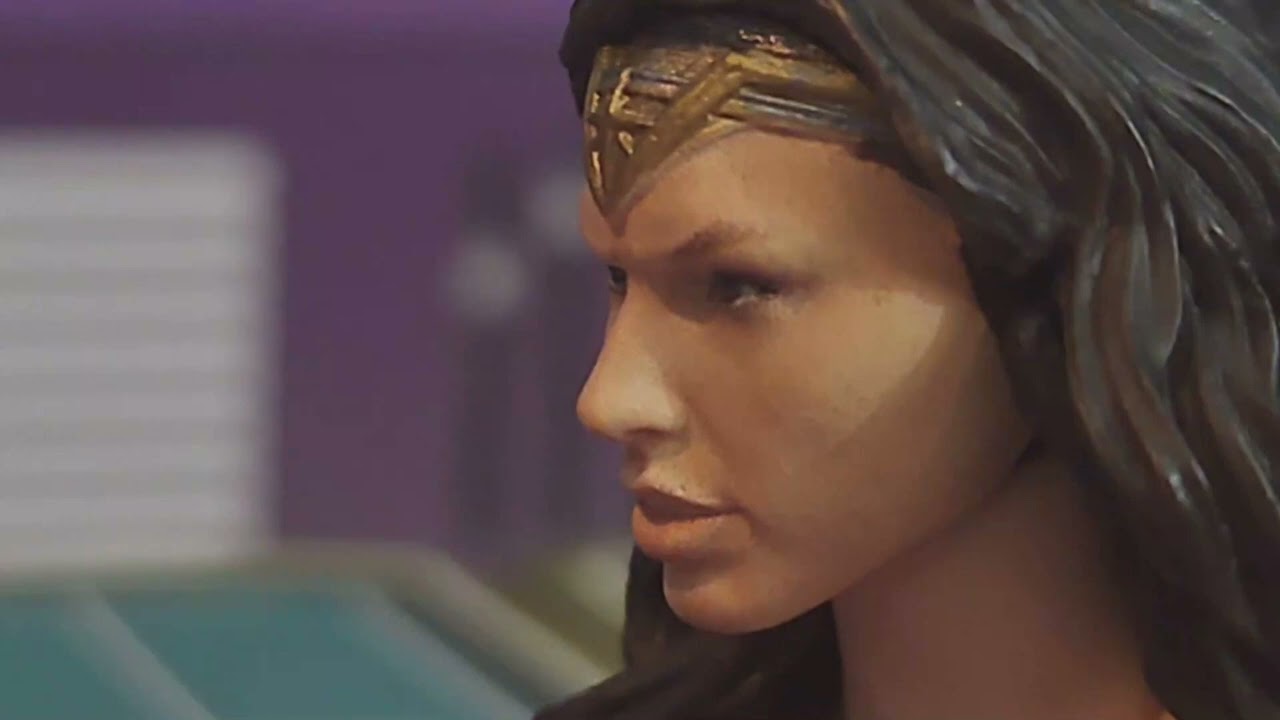 Wonder Woman VS Amazo