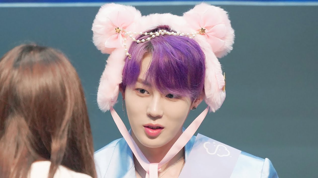 0721 하성운 HASUNGWOON 달콤 섹시 스윗 팬 싸인회 직캠 | Truelv