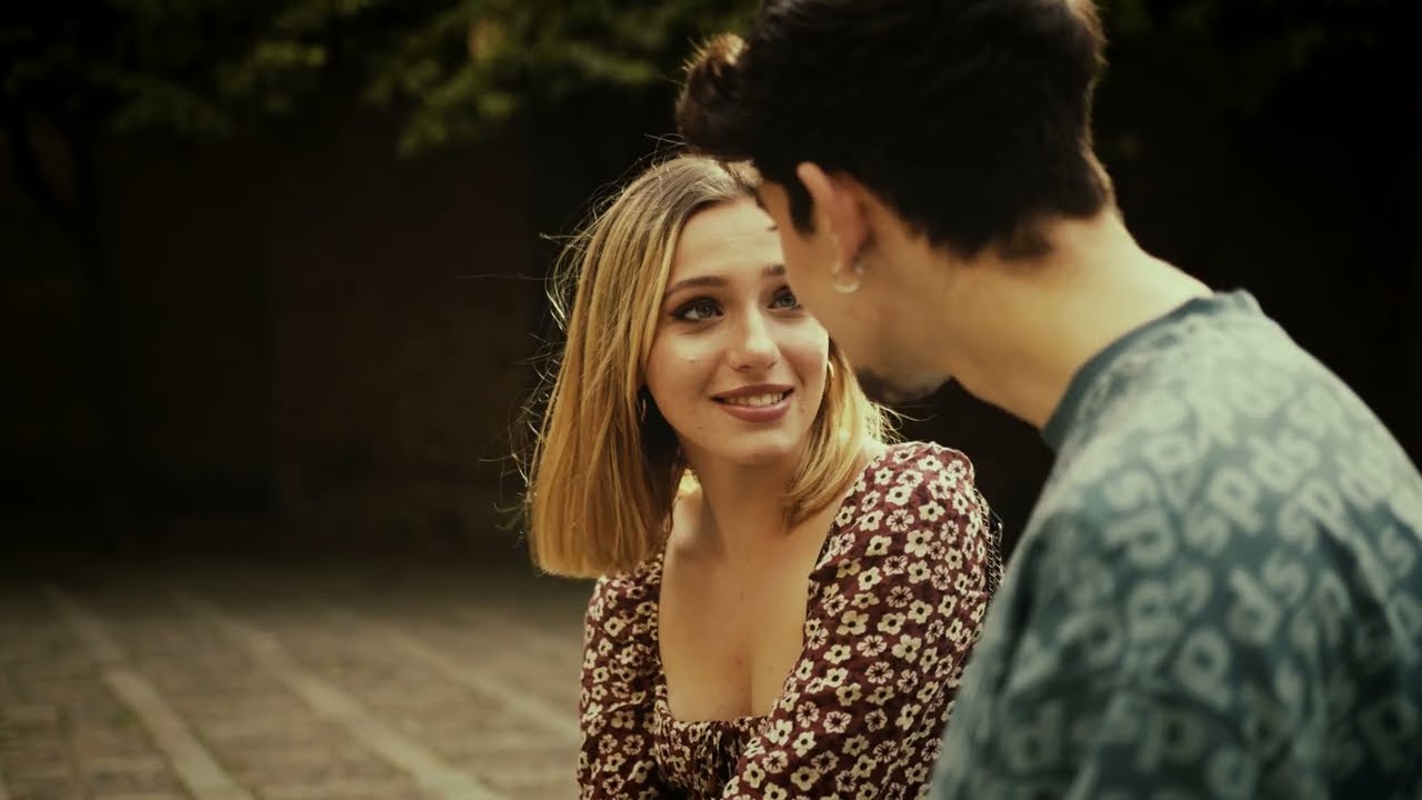 MANUEL GONZ&Aacute;LEZ Y SARAY JIM&Eacute;NEZ - OLV&Iacute;DALE (Official Video)