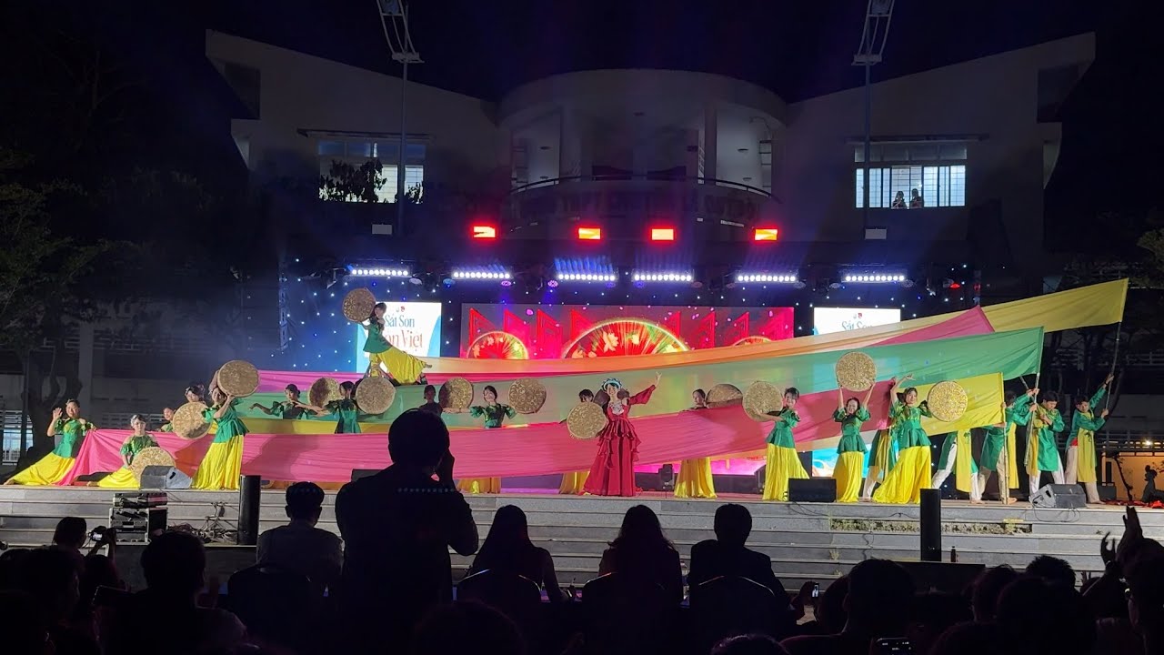 VŨ KHÚC KINH BẮC - 11AV2 - THPT CHUYÊN LÊ QUÝ ĐÔN (mashup: Kinh Bắc x Bắc Bling)
