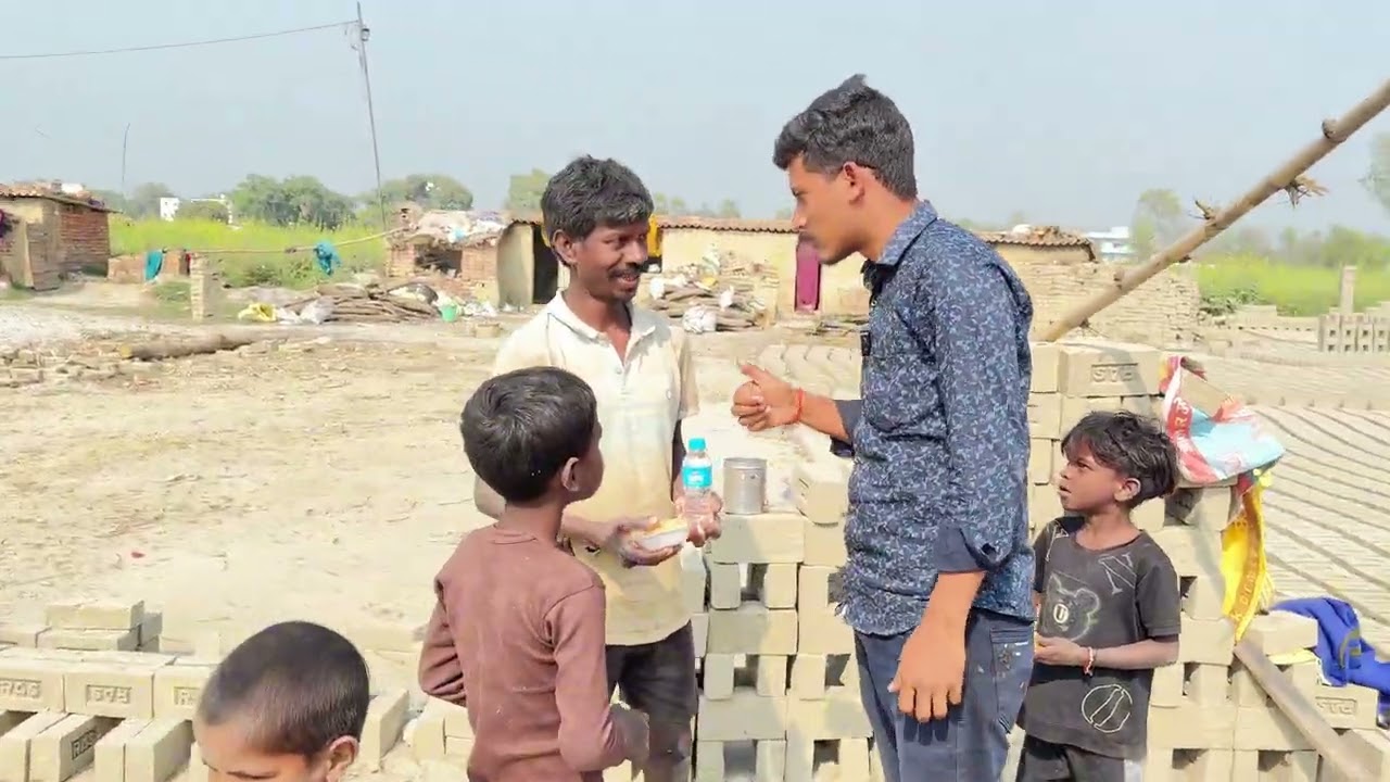 चेमनी पे काम करने वाले सभी लोगों को आज नस्ता कराया | Share Happiness ❤️😊 #MrAkash #viral 