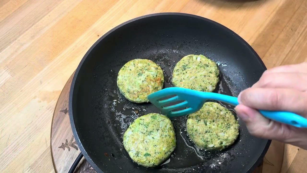 👩🏻‍🍳TORTITAS DE BRÓCOLI 🥦CON QUESO 🧀 🥘😋🌺