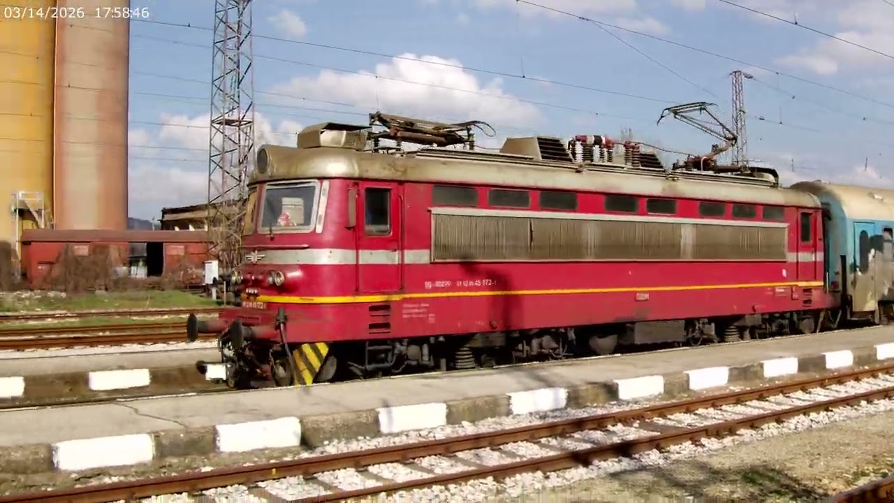 Пътнически влак 45 172 за Мездра и Враца пристига на гара Враца