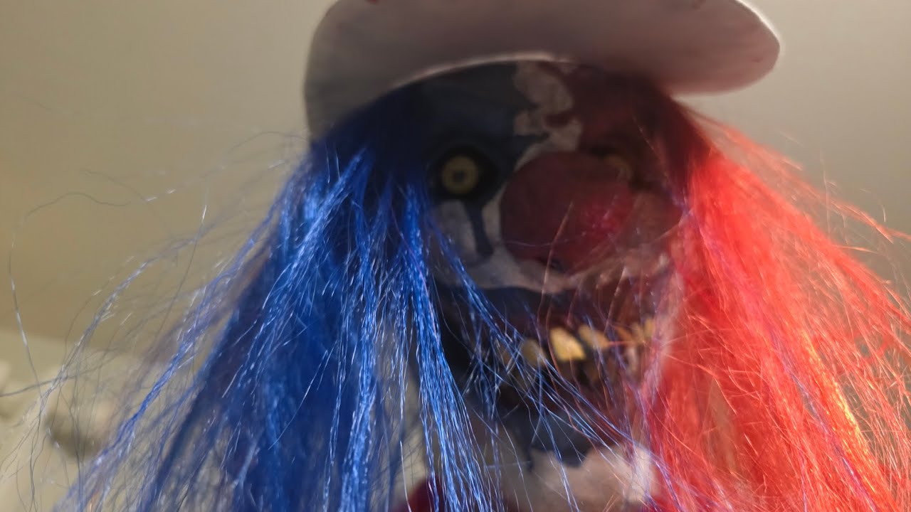 Arty the clown animatronic! Unboxing