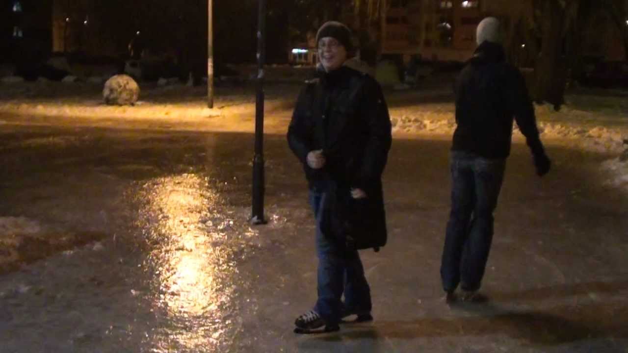 Lodowisko na Miasteczku Studenckim AGH obok Klubu Studio [sniezek.eu]