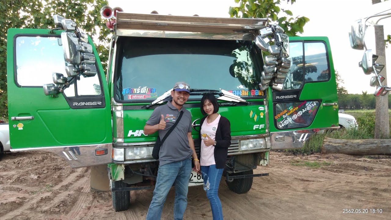 เธอชอบขับรถดั้มขนดิน!! เด็กผู้หญิงใจรักรถดั้มขนดิน