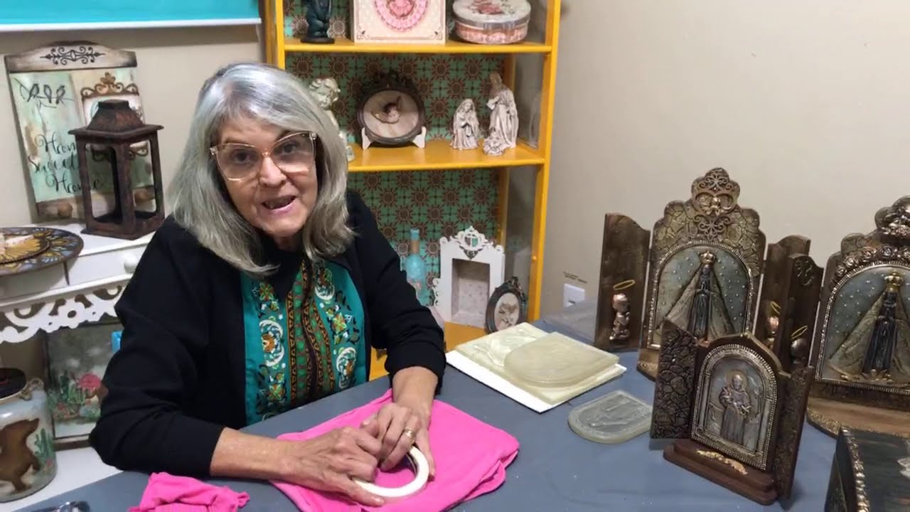 Apresentando técnica em Latonagem - Prof Lucélia Vasconcelos