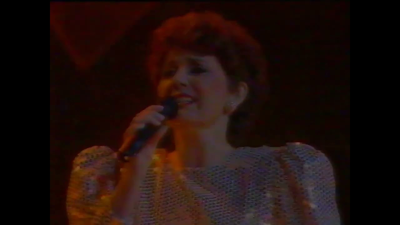 Tv1 - Rina Hugo Live At The Sun City Super Bowl