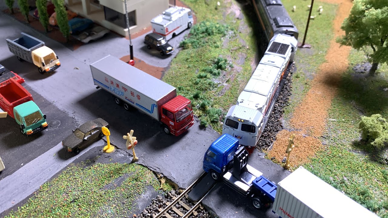 Mencari dan Menemukan Diorama Kereta Api Terbengkalai, Kereta Api CC206, Kereta Api Indonesia