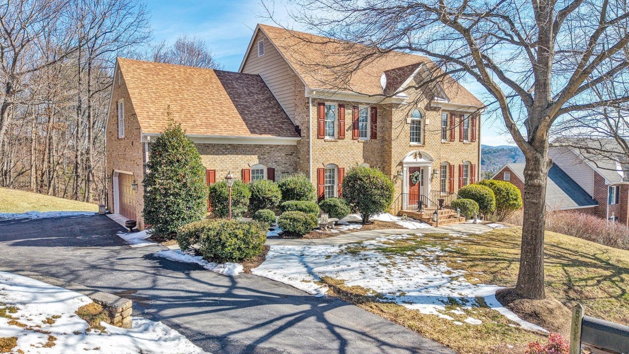 5852 Salisbury Dr, Roanoke, VA