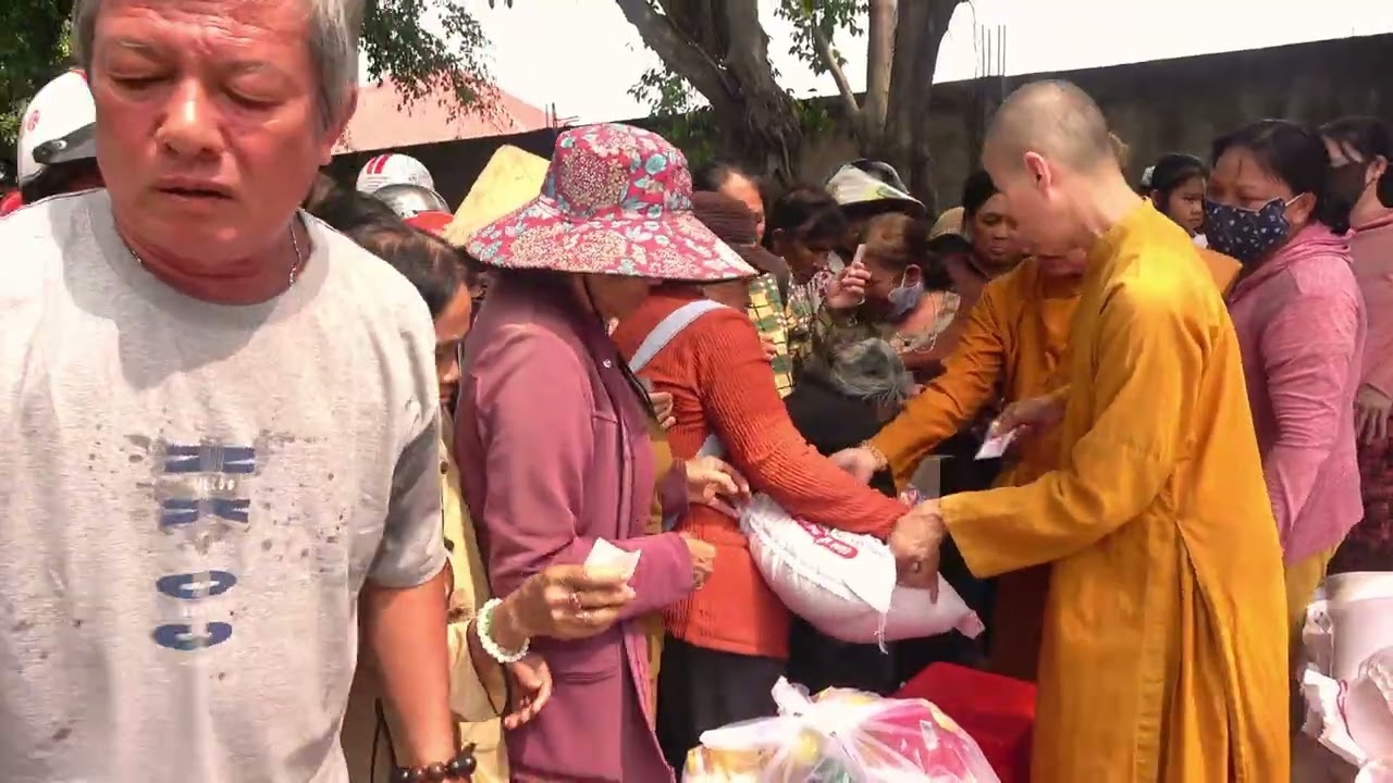 TX NGỌC VÂN PHÁT QUÀ TỪ THIỆN