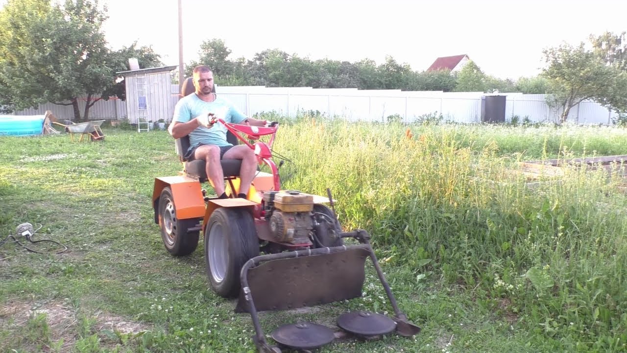 Мотоблок  и 32 сотки травы.