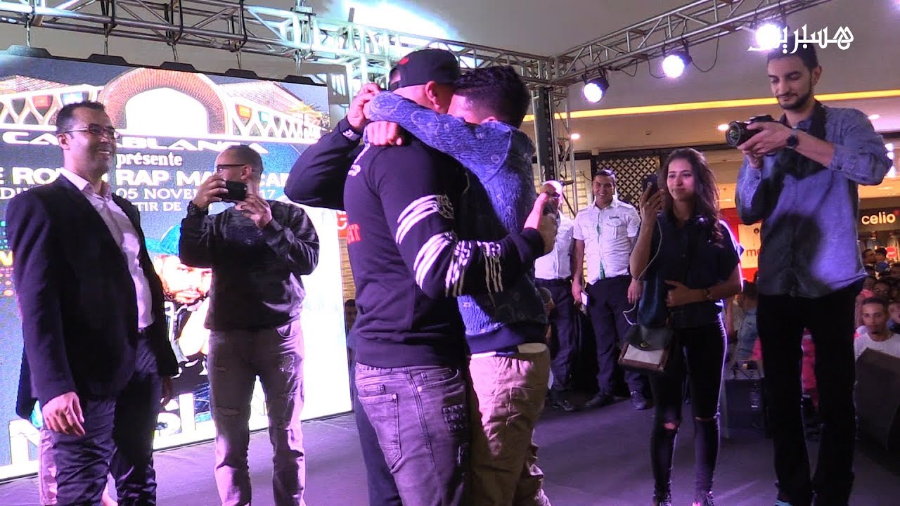 الرابور مسلم يحقق حلم معجب بالغناء معه