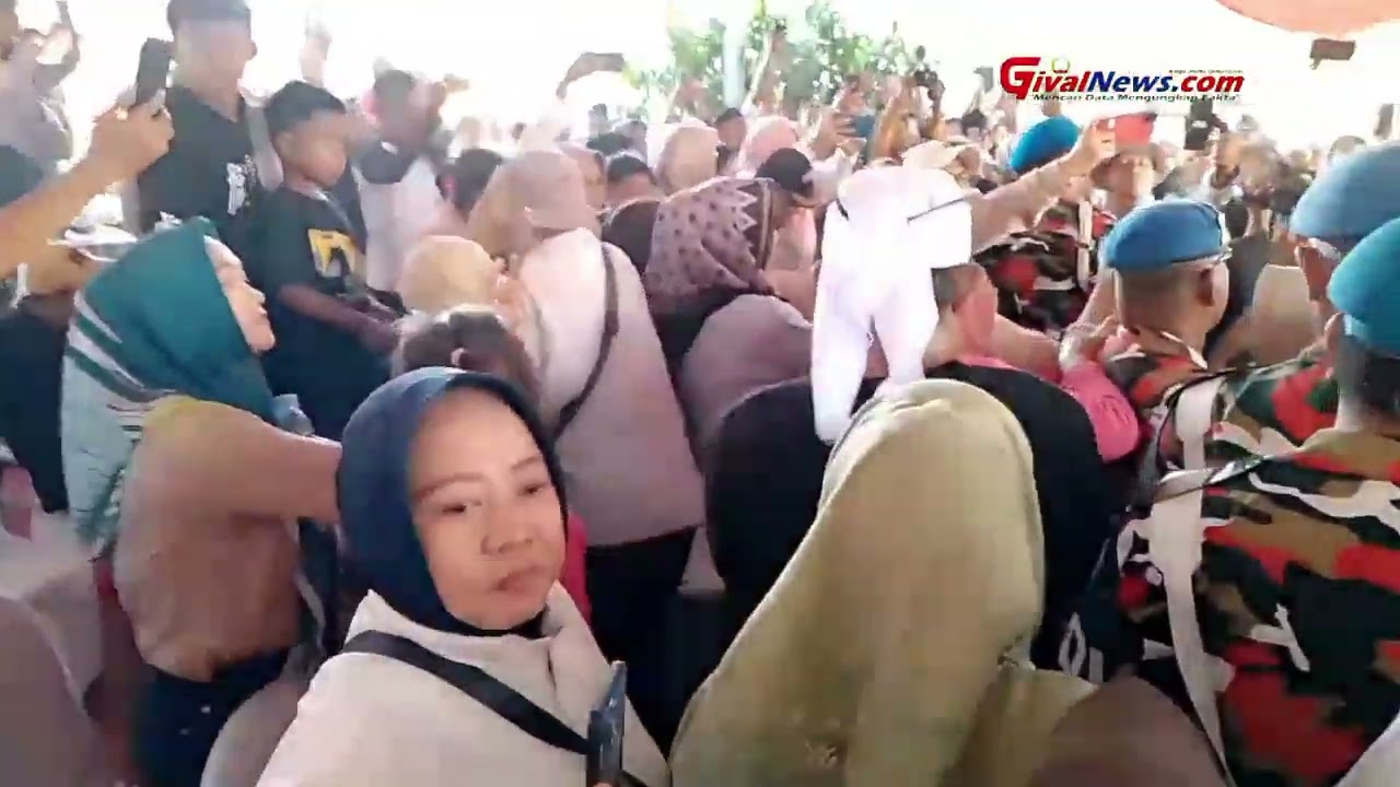 CALON GUBERNUR JAWA BARAT KDM DISAMBUT RIBUAN MASYARAKAT SAAT HADIRI ACARA GUBYAK SITU