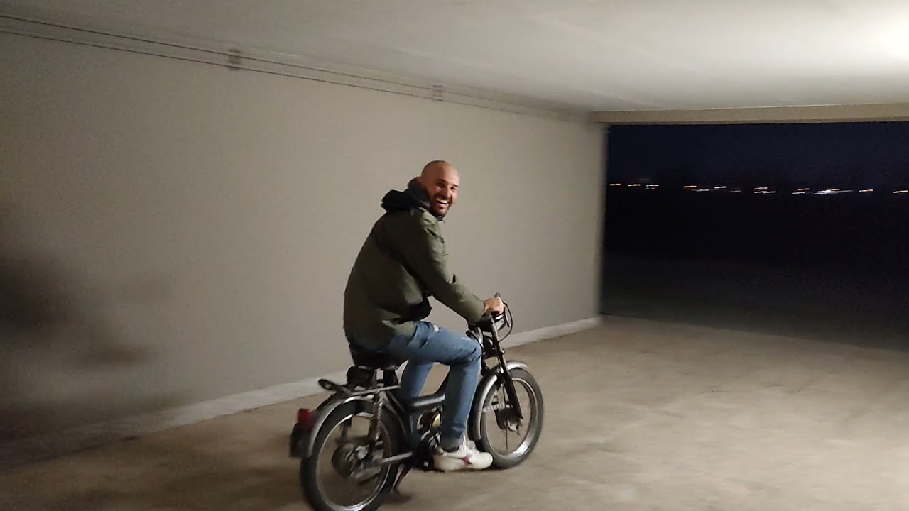 Prima accensione tubone MZV CAMBRIDGE MONTREAL MINARELLI P4 50 cc senza marmitta ft. Tommy