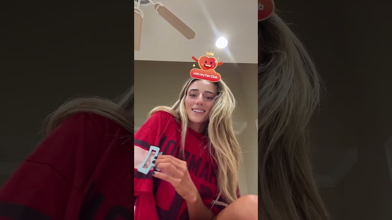 Прямая трансляция Madeline Hope в TikTok 2025.10.31
