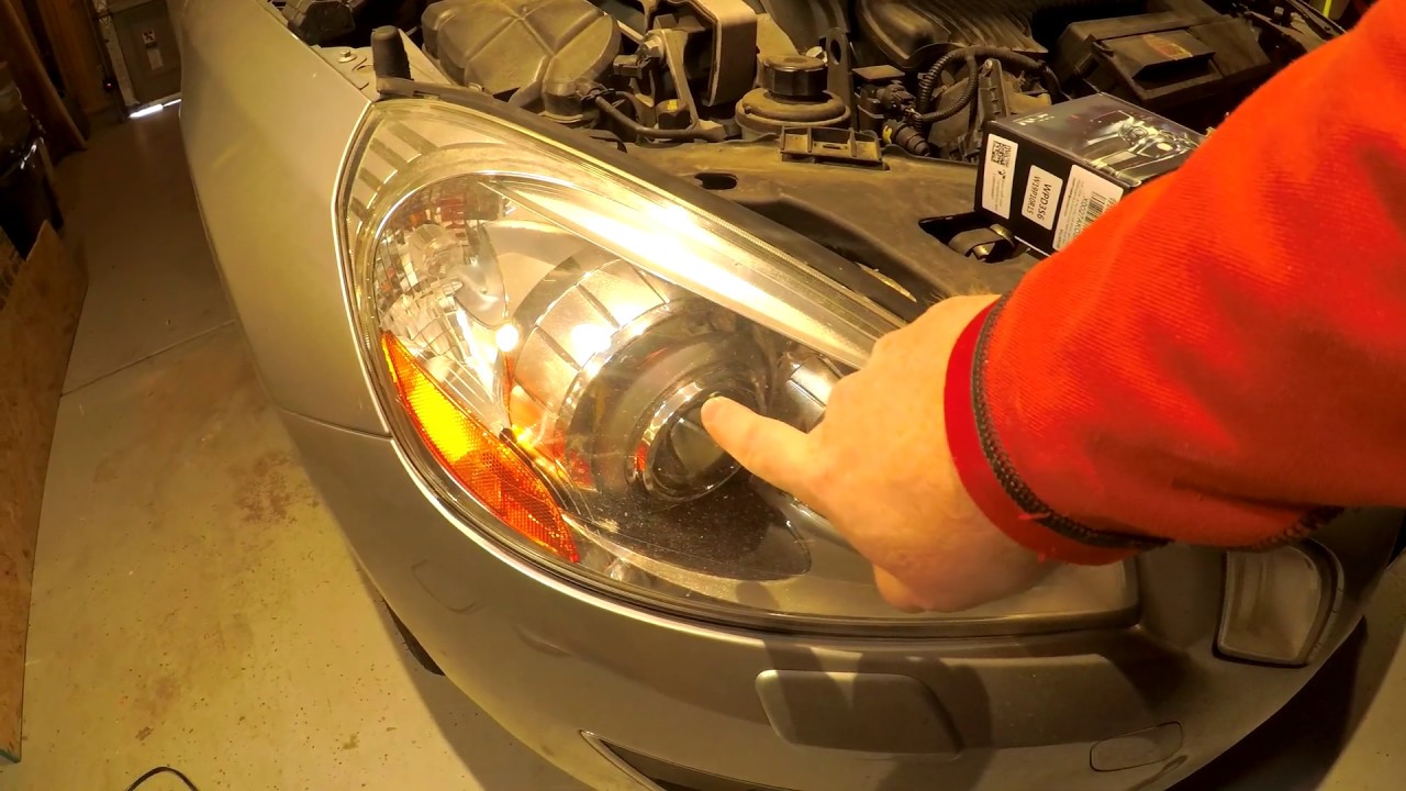 Volvo S60 T5 AWD 2013 года — замена ламп HID
