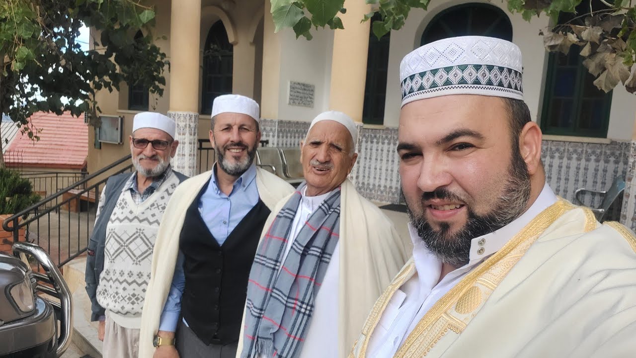 Visite de Chikh Arezki Hadj Said et Dahmane Sadki au Village Zioui Akfadou زيارة لقرية زيوي أكفادو