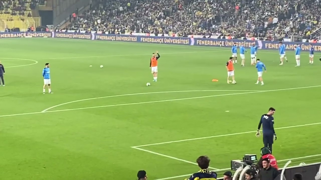 SERDAR DURSUN ŞUT &Ccedil;EKİYOR TARAFTAR SİUUUUU YAPIYOR