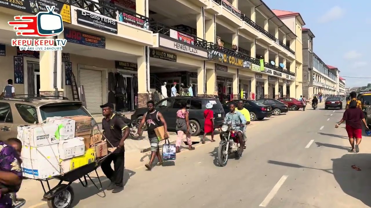 ARIARIA INTERNATIONAL MARKET FOR WEEKEND SHOPPING