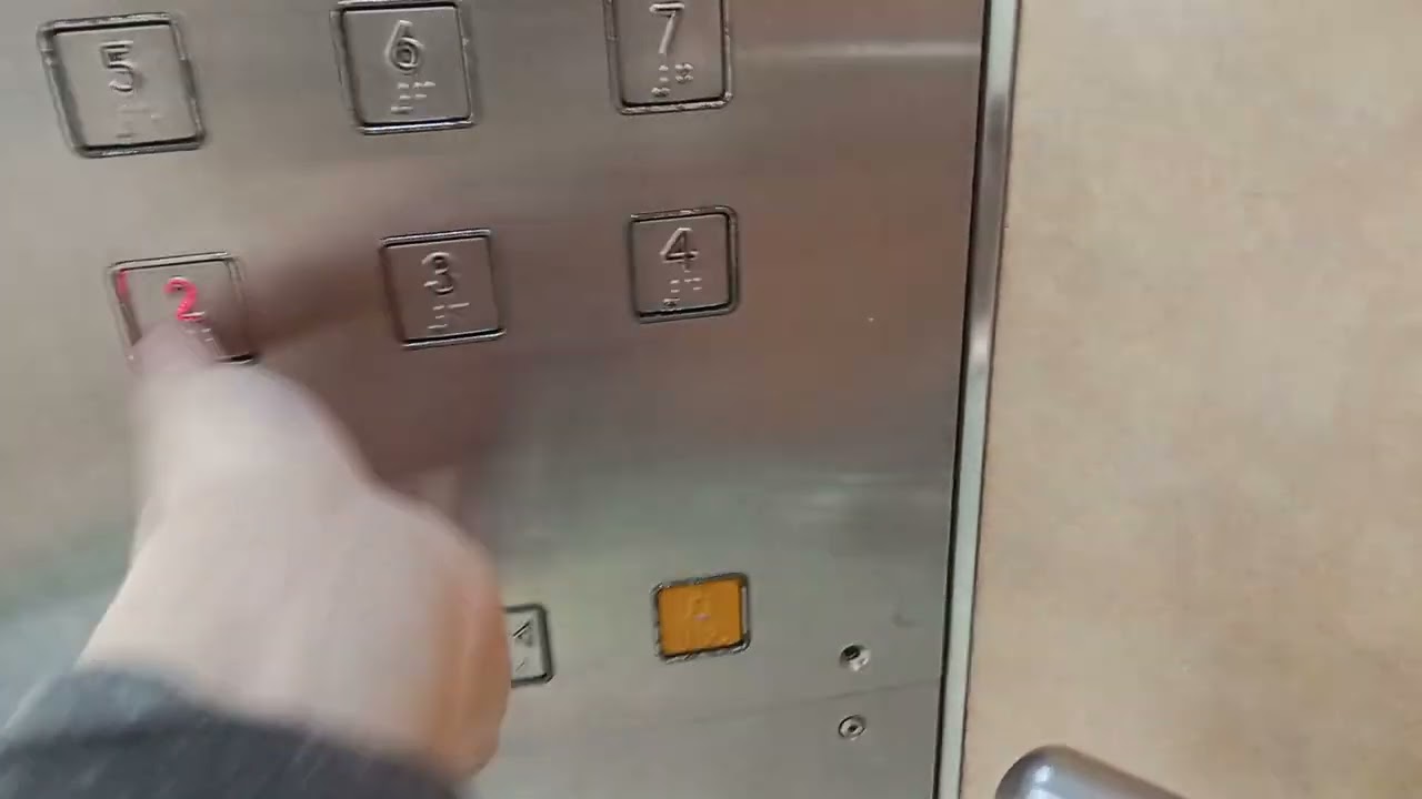 Block 657A Jurong West HDB– 2000 MUP Fujitec HDB Elevators