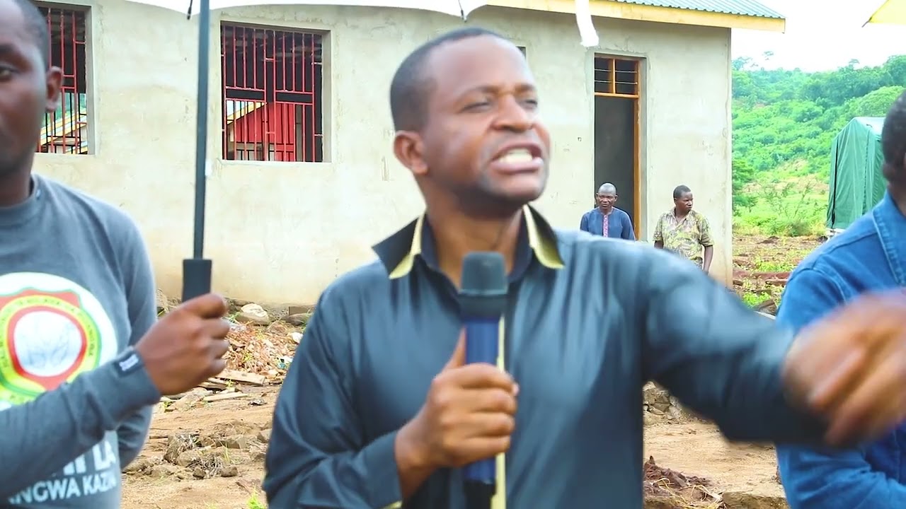 RUANGWA WAZINDUA RASMI ZOEZI LA UPANDAJI MITI KIWILAYA KATIKA SHULE MPYA YA AWALI NA MSINGI KITANDI