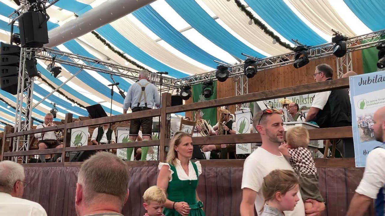 Straubinger Volksfestmusikanten - G&auml;ubodenfest 2025 - Panorama Marsch