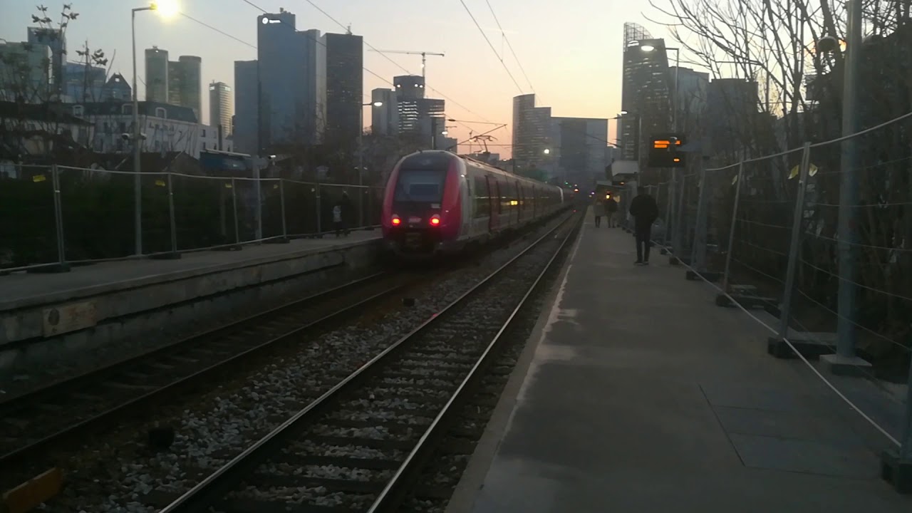 Transilien L à/at Courbevoie