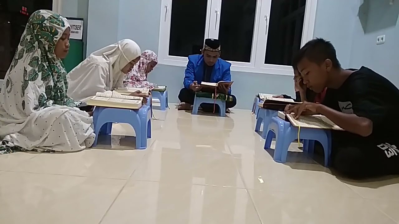 Kegiatan Ngaji Bersama setelah sholat Maghrib. Semoga anak-anak selalu Allah beri kekuatan Iman