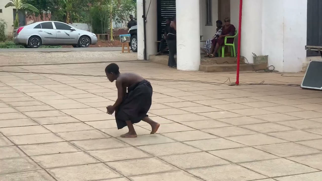 A little boy dance amazing fontomfrom  (Bommaa) Kyene Kɛɛse @ a funeral ❤️🔥❤️🔥