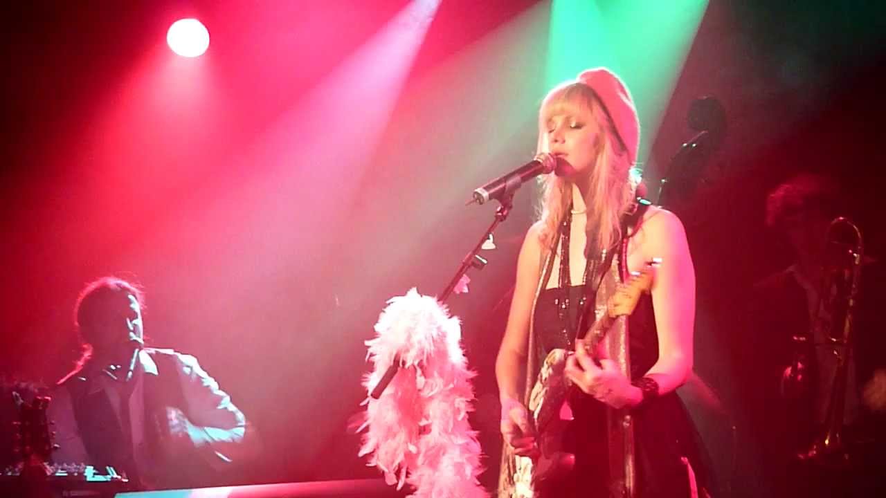 Nadéah - Scary Carol (7/9) - live@La Maroquinerie, 12 déc 2011