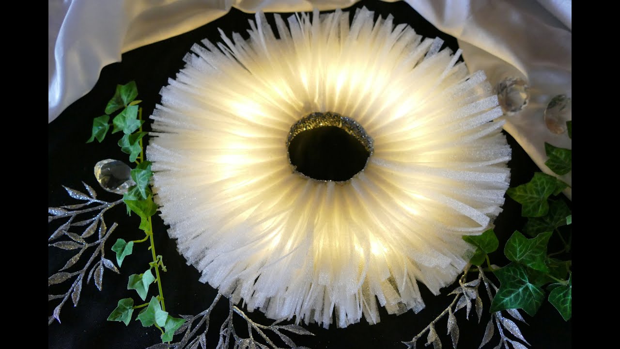 DIY Super moderner Kranz aus einer speziellen Folie – einfach –DIY Lichtobjekt – Super modern wreath