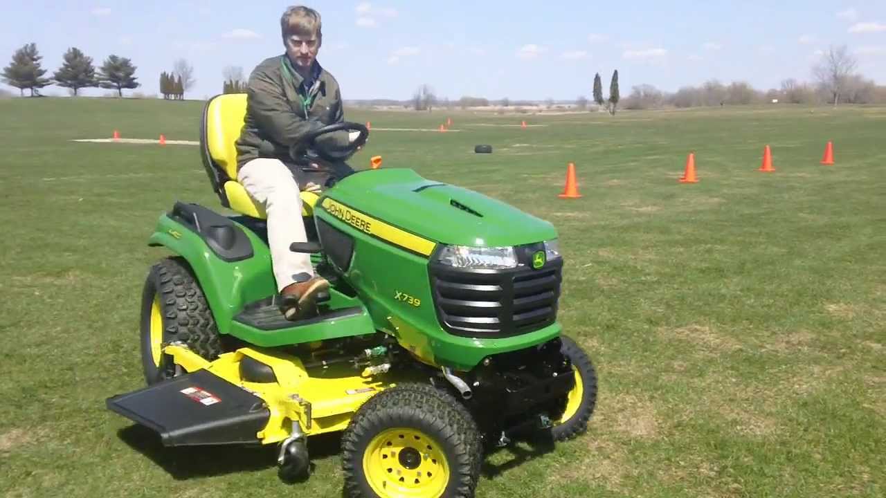 John Deere Riding Mower X739 with 4 Wheel Steering